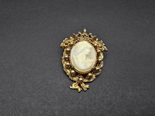 SOLD - Florenza cameo brooch