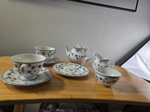 Royal Doulton Yorktown 2 person tea set