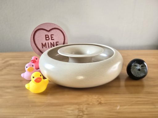 SOLD Clarice Cliff mushroom posy ring 