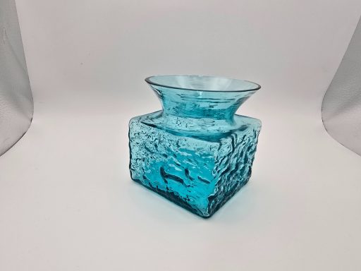 Dartington Kingfisher Blue Glass Polar Vase